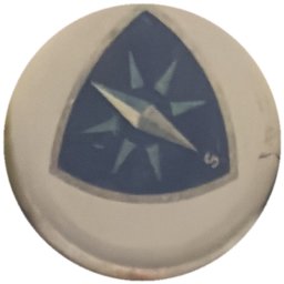 Boussole sur triangle bleu (fond blanc)